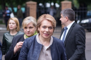 Прем'єр-міністр та Міністр освіти і науки привели Посла Китаю Ду Вея на останній дзвоник в Броварську школу №7