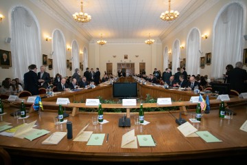 Круглий стіл: "Конституційний діалог: доступність та/або якість вищої освіти"
