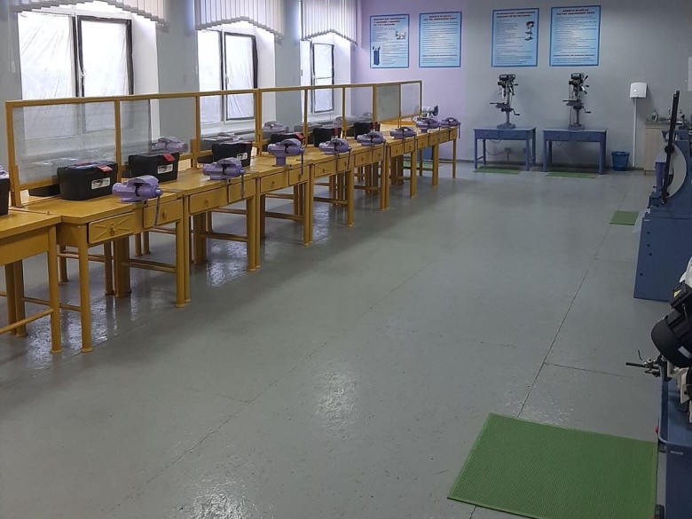 Державний навчальний заклад "Запорізький політехнічний центр професійно-технічної освіти"