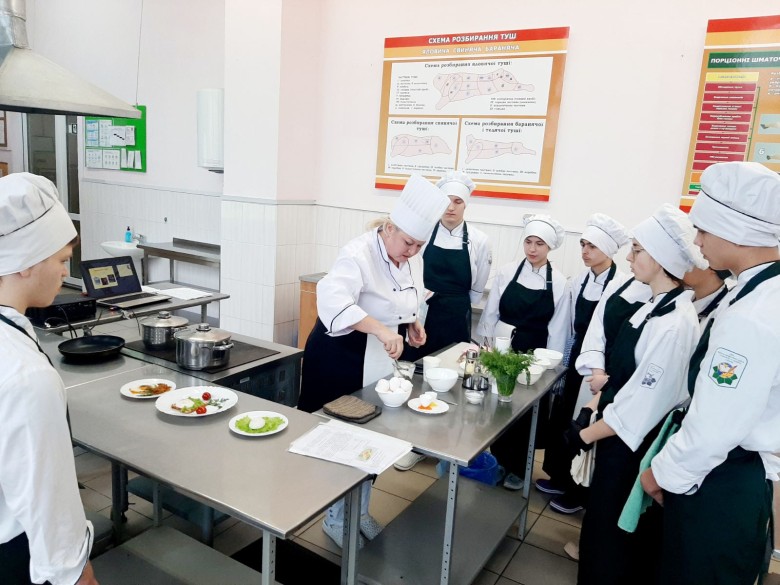Комунальний заклад професійної (професійно-технічної) освіти "Київський професійний коледж технологій та дизайну"