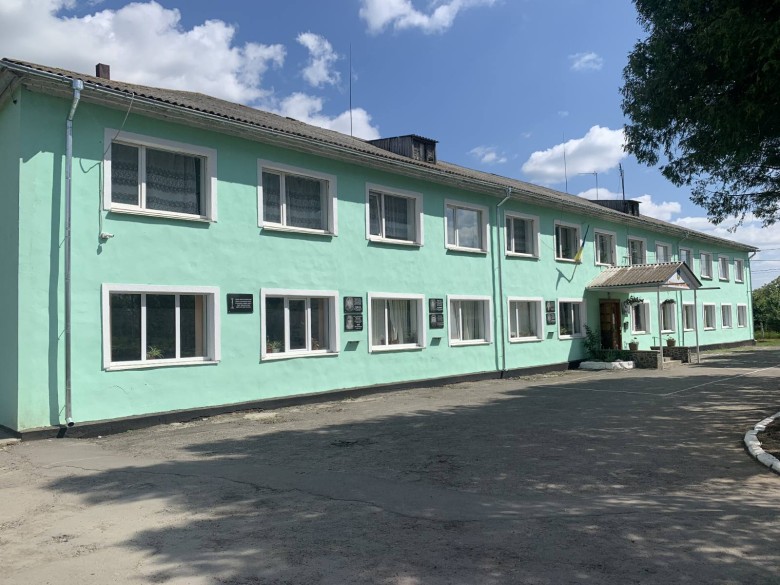 Державний навчальний заклад "Деражнянський центр професійної освіти"