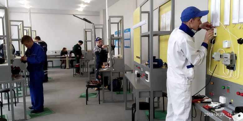 Державний навчальний заклад "Професійно-технічне училище № 14 м. Нова Каховка"
