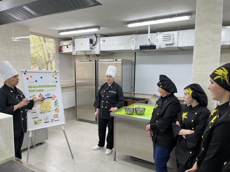 Державний навчальний заклад "Хмельницький центр професіно-технічної освіти сфери послуг"