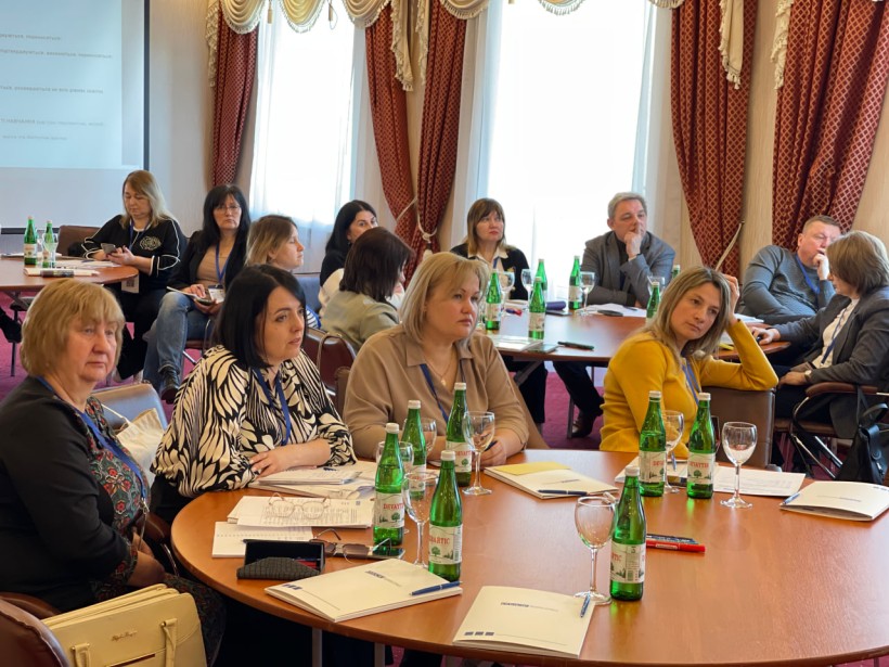 Освітяни спільно працюють над модельними навчальними програмами для реалізації профільної середньої освіти професійного спрямування