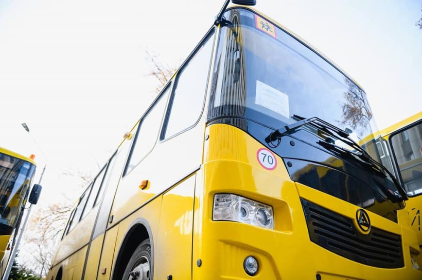 Територіальні громади Дніпропетровщини отримали 10 шкільних автобусів