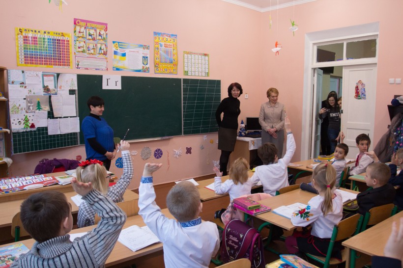 Лілія Гриневич: Нова українська школа, як і святий Миколай, у 2018 році має прийти не у вибрані школи, а в кожну школу України, незалежно від її розташування