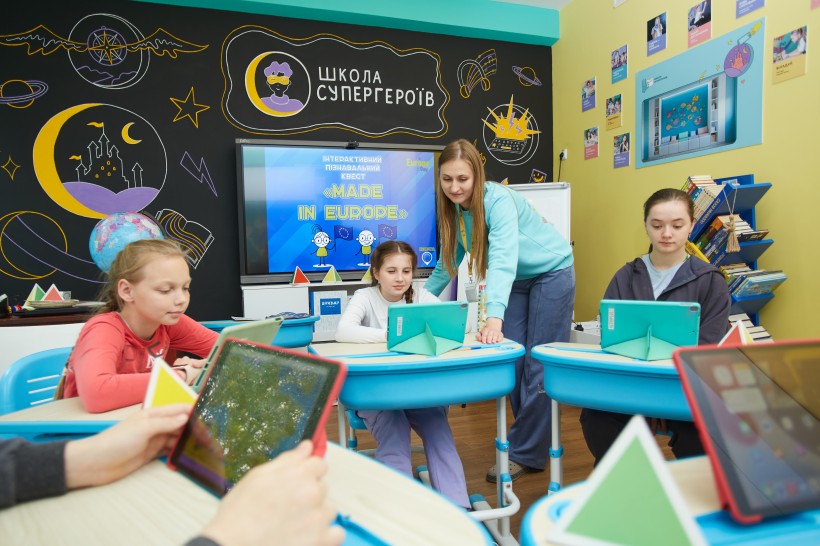 Понад 22,5 тисячі дітей під час лікування продовжували навчання в освітніх центрах «Школи супергероїв» упродовж 2025/2026 навчального року