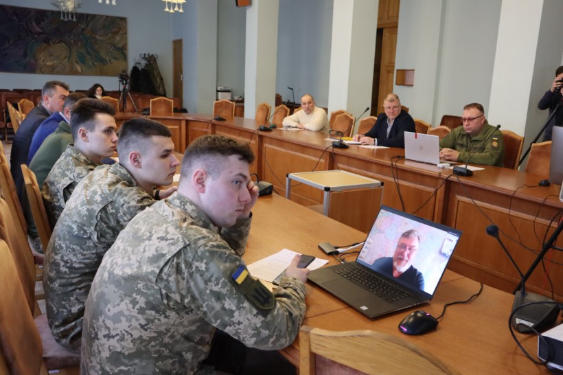 У МОН відзначили учасників гри «Кіберджура»