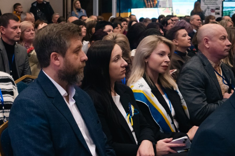 Відбувся Всеукраїнський форум «Майбутнє України в руках молоді: національно-патріотичне виховання як основа державотворення»