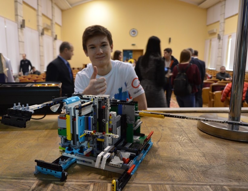 У ХНЕУ завершився фестиваль ROBOfirst, учасниками якого стала молодь з 6 регіонів