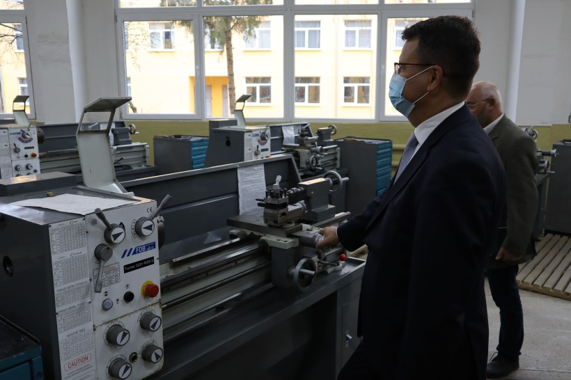 Для якісних змін у профосвіті потрібно забезпечити заклади новим обладнанням, а деякі з них отримають кошти на створення Центрів професійної досконалості