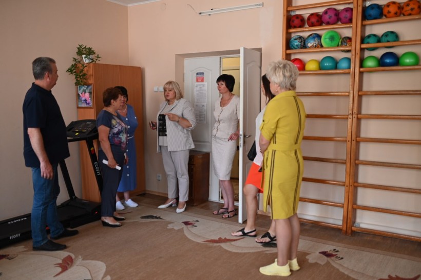 Віра Рогова оглянула черкаські заклади освіти та укриття