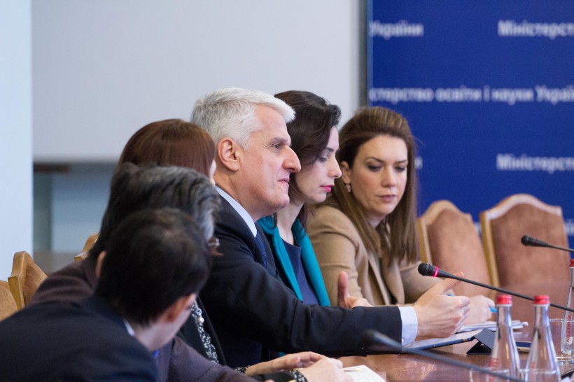 МОН підтримає відкриття кафедри албанської мови у ХНУ – робоча зустріч першого заступника Міністра Володимира Ковтунця з делегацією Республіки Албанія