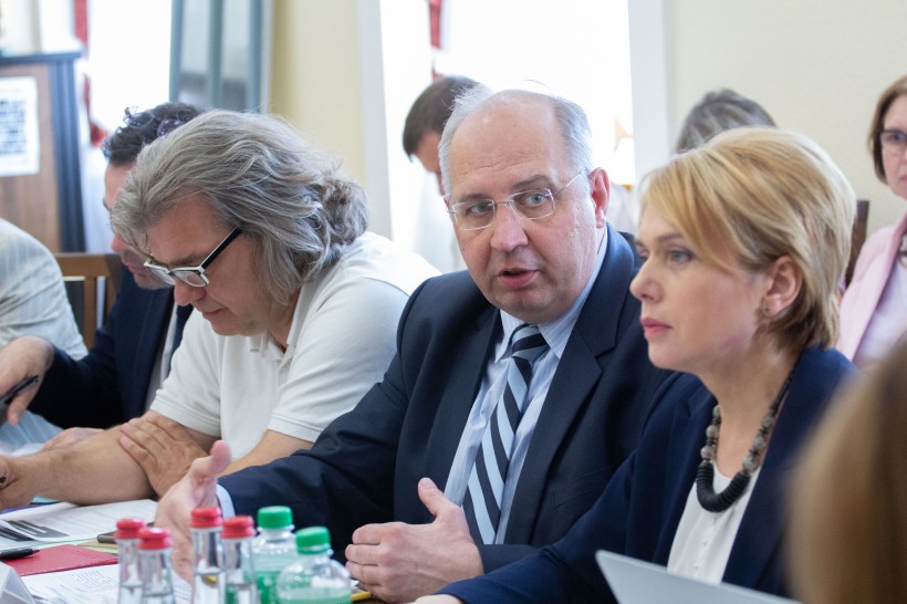 Лілія Гриневич: МОН та угорська громада розпочали конструктивні переговори щодо питань імплементації мовної статті Закону «Про освіту»