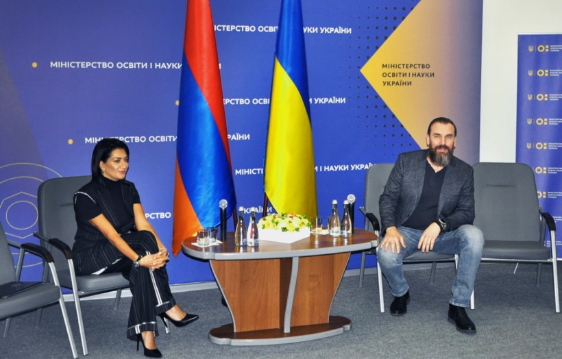 Понад 1000 девайсів для українських школярів: відбулася зустріч із представниками Республіки Вірменія
