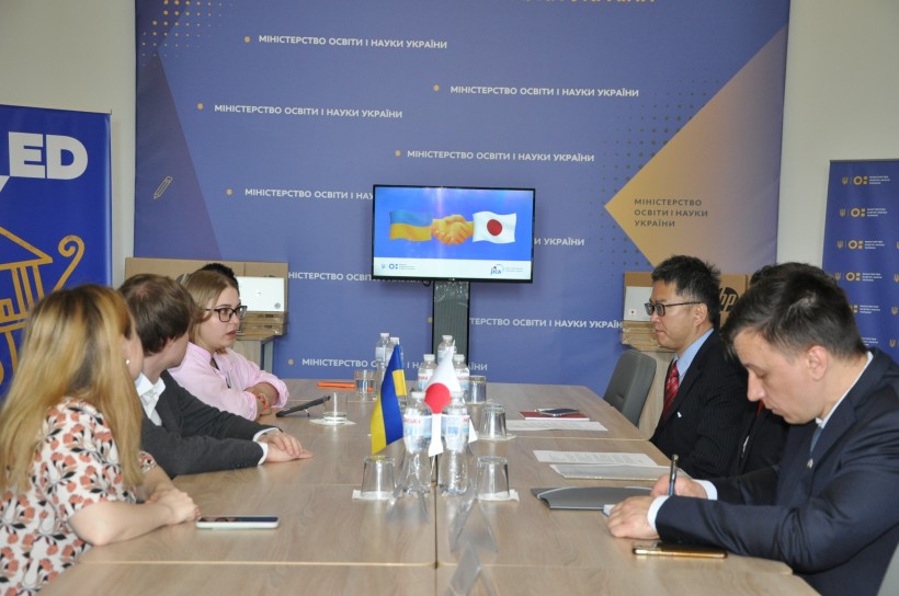 JICA передає ноутбуки цифровим освітнім центрам в Україні