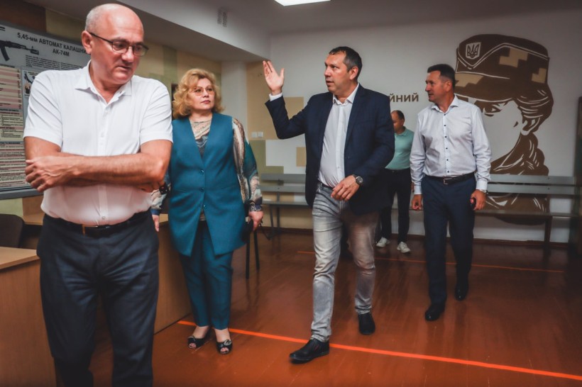 Держсекретар МОН України оглянув укриття закладів освіти Волині та обговорив підготовку до навчального року з їхніми колективами