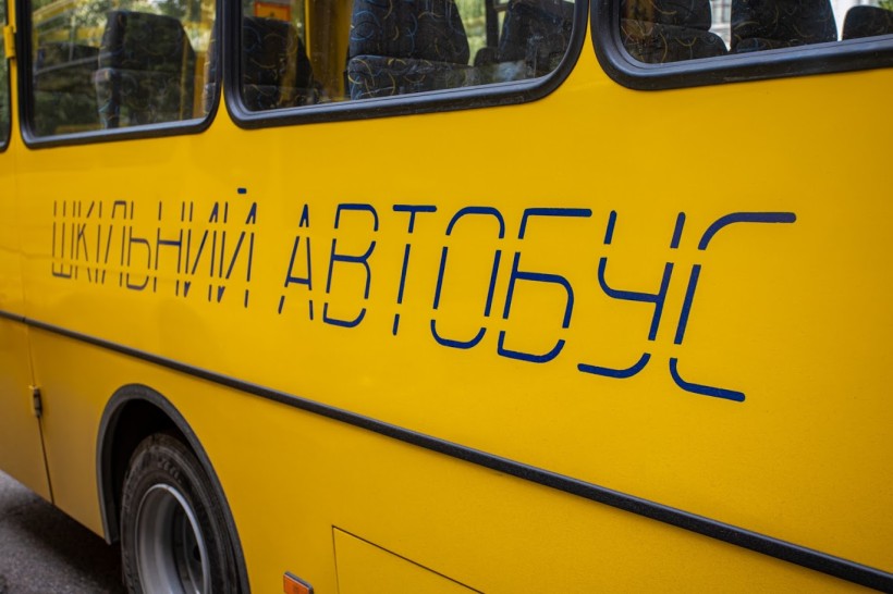 Цьогоріч школам Дніпропетровської області передали 26 нових автобусів