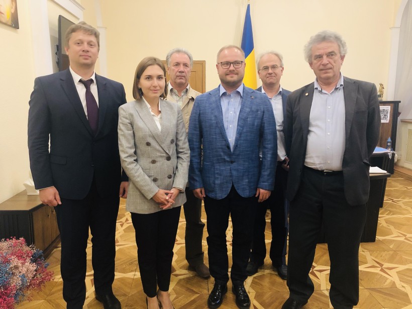 Ганна Новосад: Я готова ініціювати рішення, щоб між читаннями в бюджеті-2020 Нацфонд досліджень став головним розпорядником коштів