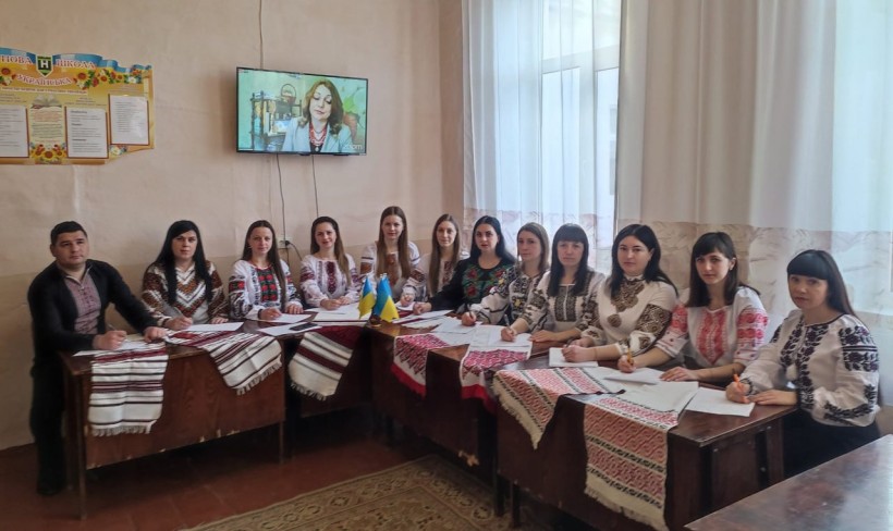 «Джаним, ми вдома»: на Буковині написали диктант єдності на підтримку кримчан