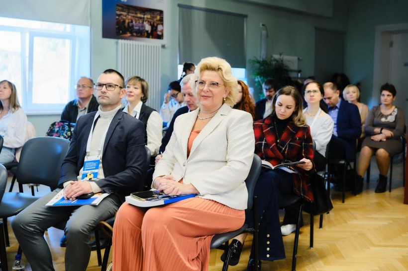 Більшість учнів 6 і 8 класів показали середні результати в тестуванні з української мови та математики — дослідження