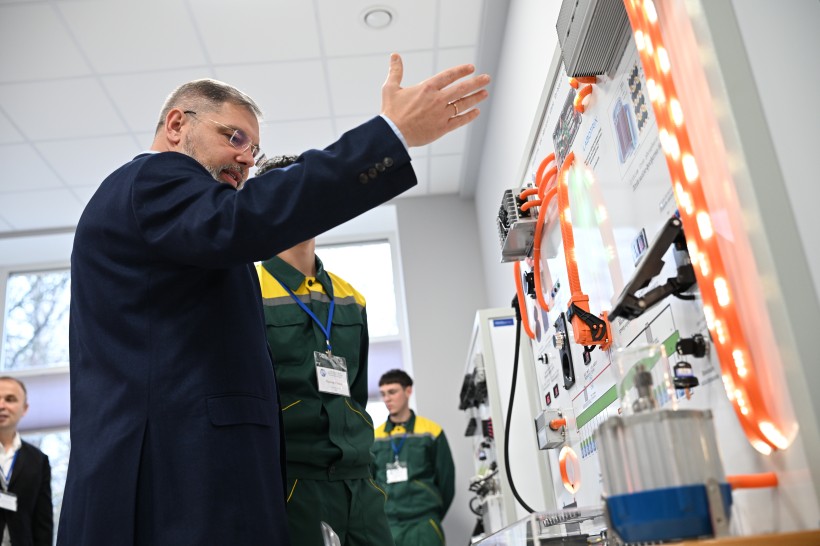Сучасна професійна освіта як рушій економічного зростання:  у Чернівцях відкрили два оновлені коледжі