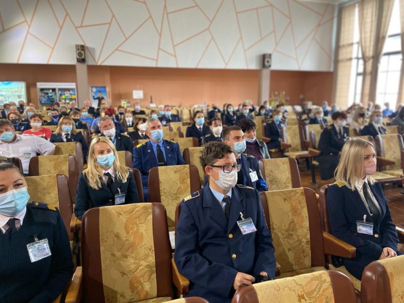 Сергій Шкарлет зустрівся зі студентами та викладачами Криворізького фахового коледжу НАУ