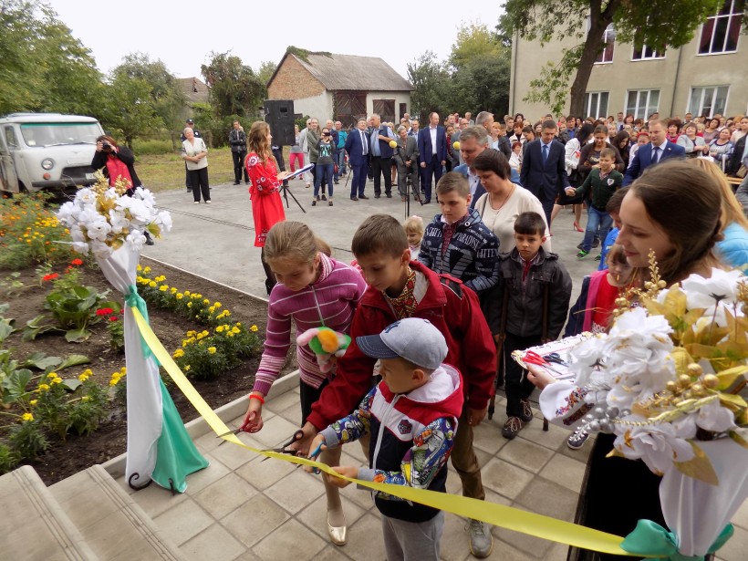 На Тернопільщині відкрили інклюзивно-ресурсний центр, де навчатимуться близько 50 дітей