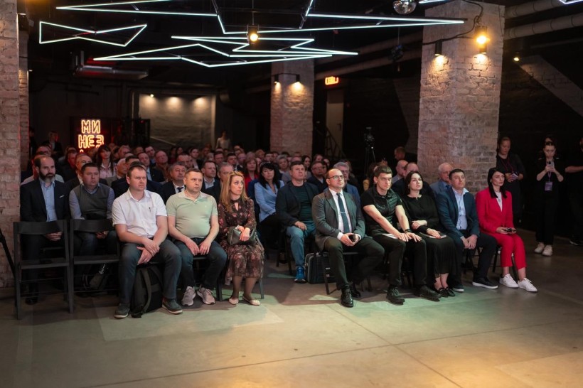 У Запоріжжі обговорили розвиток науки, потреби наукомістких виробництв і підтримку молодих дослідників
