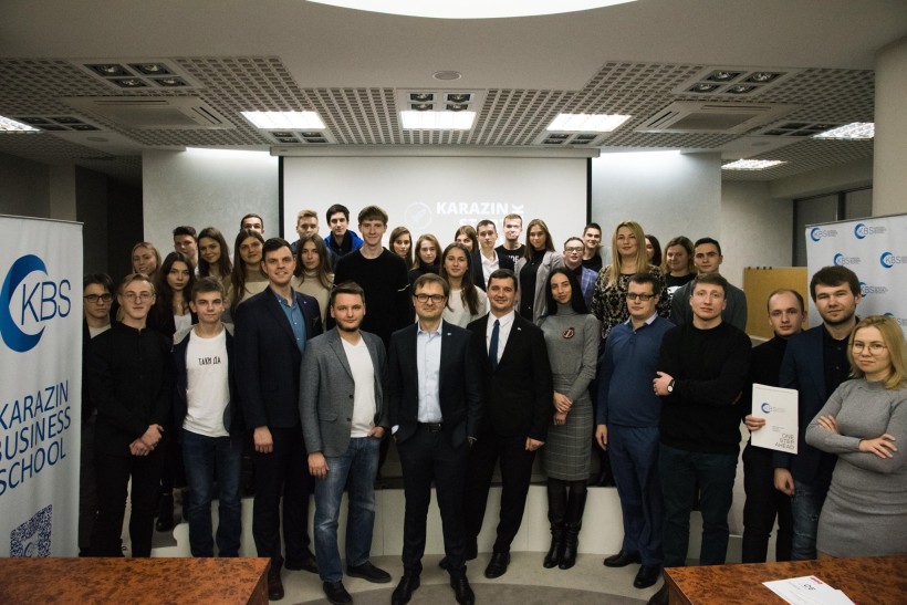 Курс бізнес-лекцій та наставництво підприємців: у ХНУ завершився конкурс стартапів