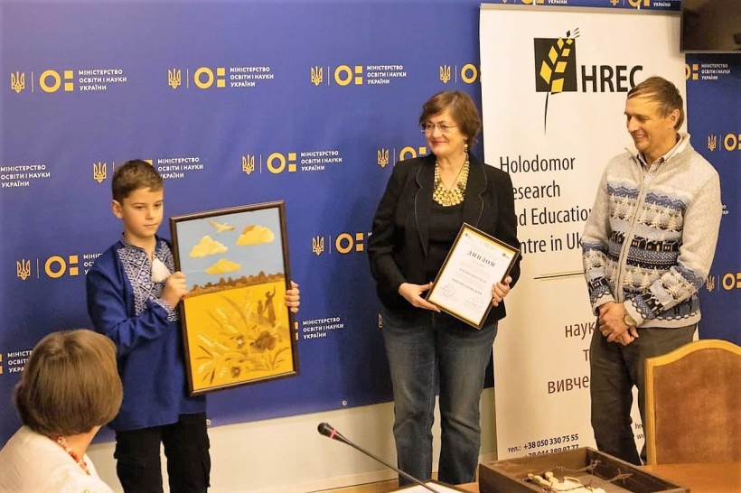 Нагороджено переможців Конкурсу наукових і мистецьких робіт імені Володимира Маняка та Лідії Коваленко