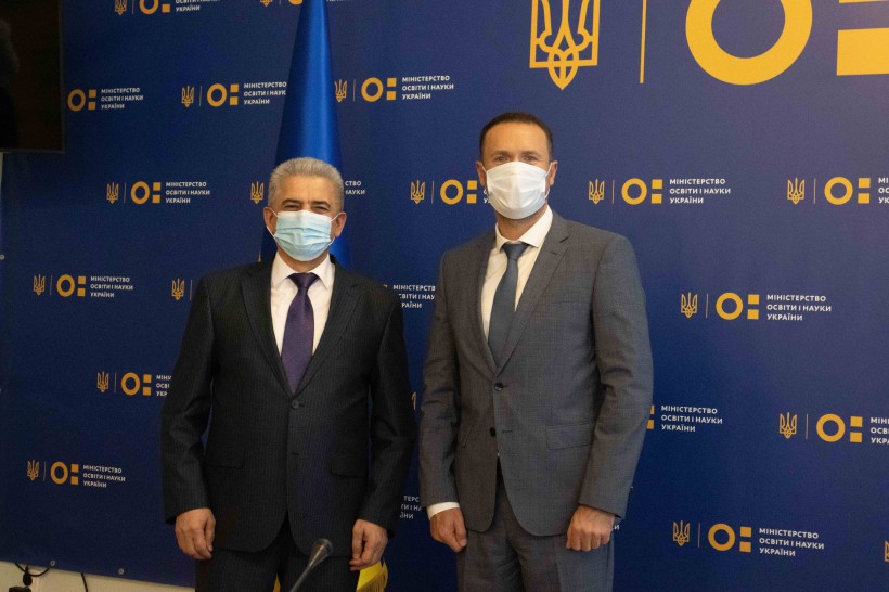 Міністр Сергій Шкарлет провів зустріч із Послом Республіки Таджикистан в Україні Давлаталі Назризодою