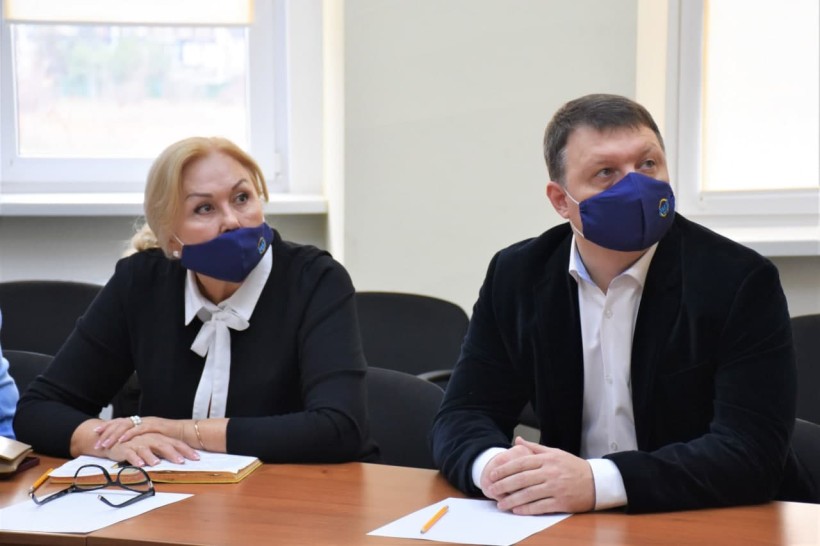 У Маріуполі освітяни та представники влади обговорили створення Президентського університету