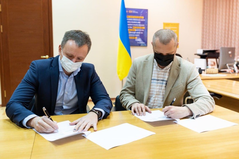 Сільським школам буде передано до 100 одиниць комп’ютерної техніки – МОН і ЕРАМ Україна підписали меморандум про співпрацю