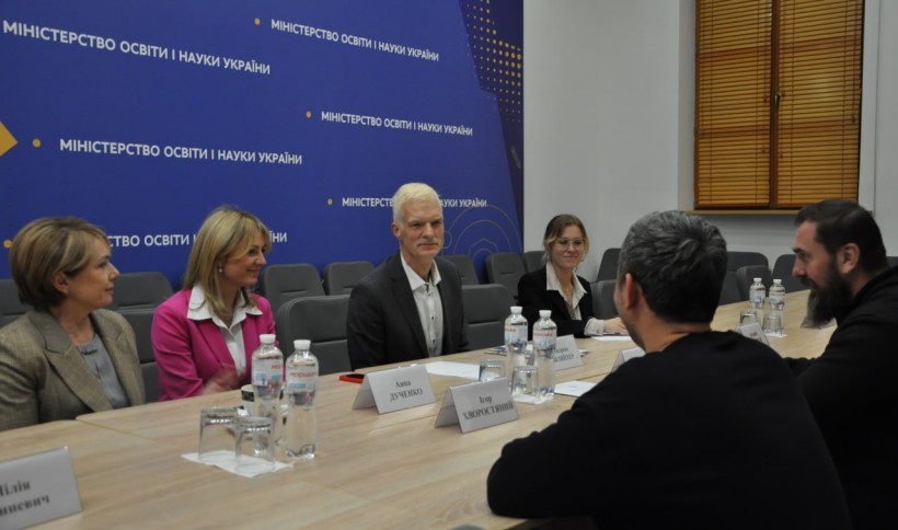 МОН підписало план спільних дій з OECD щодо впровадження реформи профільної середньої освіти