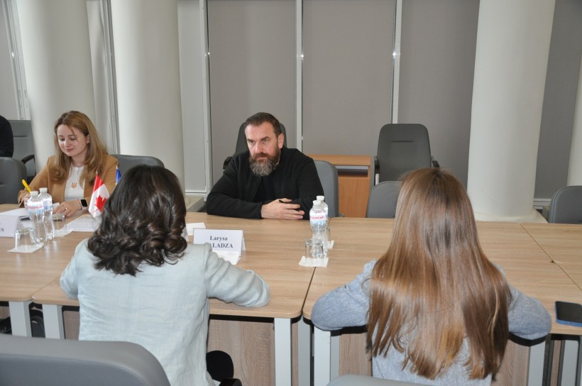 Міністр освіти і науки Оксен Лісовий провів зустріч із Надзвичайним і Повноважним Послом Канади в Україні пані Ларисою Ґаладзою