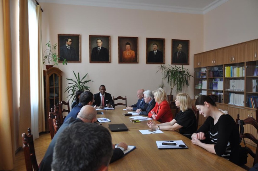 Співробітництво ЧНУ імені Юрія Федьковича з проектом USAID «Справедливе правосуддя» Девід Вон