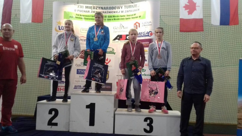 Школярки з Чернівців стали призерами міжнародних змагань з вільної боротьби