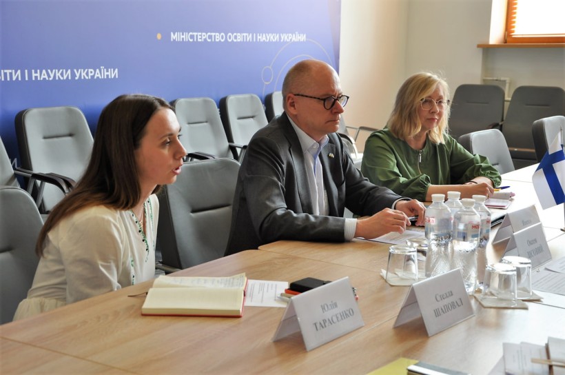 Міністр освіти і науки України Оксен Лісовий провів зустріч із Надзвичайним і Повноважним Послом Фінляндії в Україні Яакко Лехтовіртою