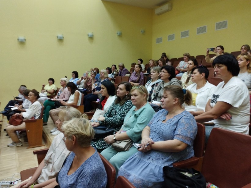 Профільні стажування педагогічних працівників - Всеукраїнська ботанічна кваліфікаційна нарада за напрямом «Відновлення рослинності після війни: надії та ризики»