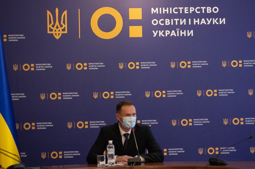 Сергій Шкарлет вручив Дипломи та Почесні знаки лауреатам Державної премії України в галузі освіти 2019 року