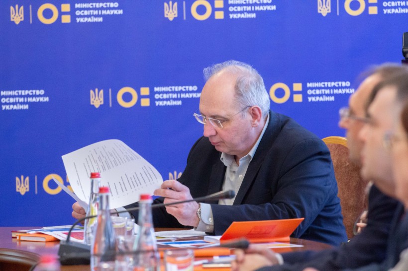 МОН разом з ІТ спеціалістами, освітянами та бізнесменами працюватимуть над цифровою освітою в школах – підписано Меморандум з соцпроектом «ІТ школяр»