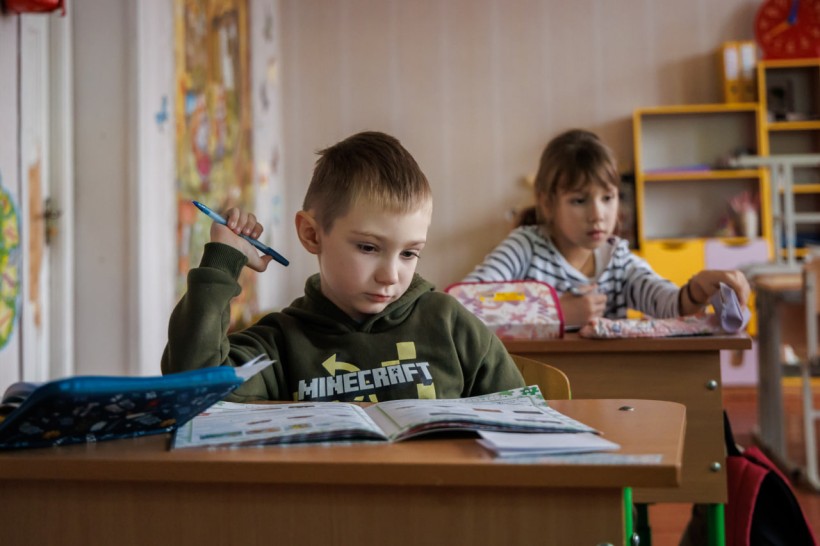 Відбудована гімназія на Київщині стане зразком для відновлення українських шкіл за принципами безбар’єрності та енергоефективності