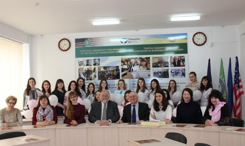 В Івано-Франківському коледжі відкрили клас з психології, де студенти вивчатимуть особливості дитячого характеру