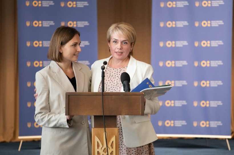 Лілія Гриневич офіційно передала владу та перехідні книги 11-му Міністру освіти і науки Ганні Новосад