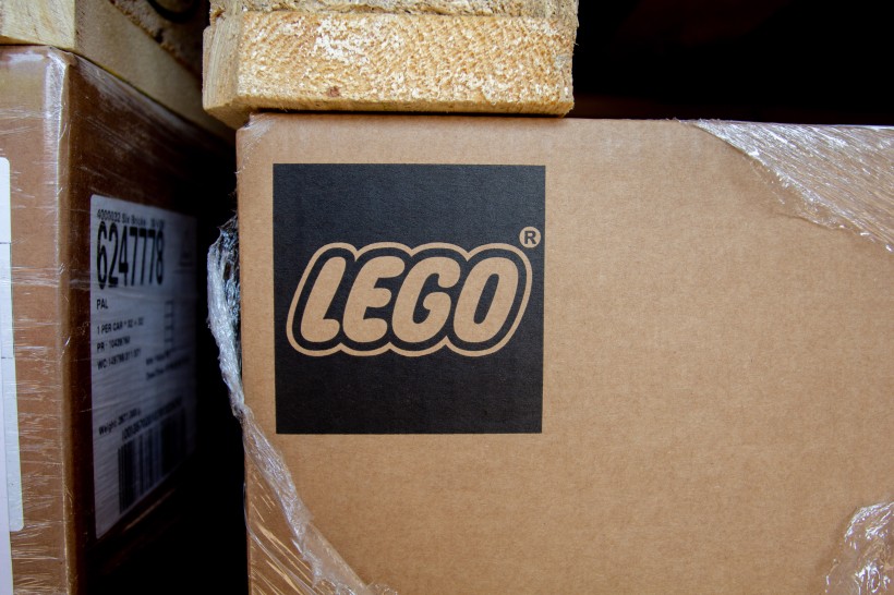 Набори LEGO «6 цеглинок» для всіх першокласників вже доставлено на склад у Києві