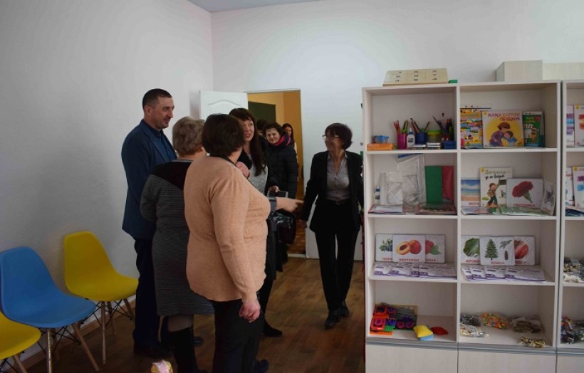 Нова ресурсна кімната, професійні фахівці та обладнання: у селищі на Херсонщині відкрили інклюзивно-ресурсний центр