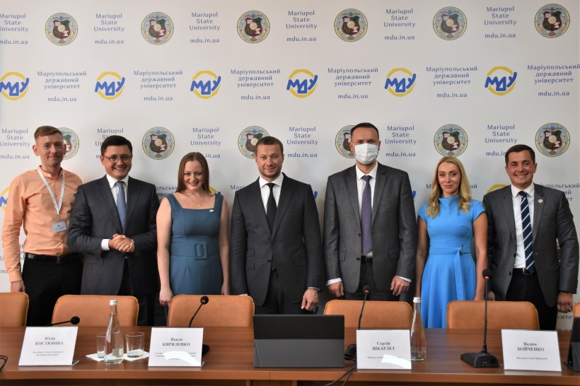 Ми робимо дієві кроки, щоб здобувачам освіти з ТОТ було комфортно і  вони інтегрувалися в українське суспільство, – Сергій Шкарлет на Донеччині