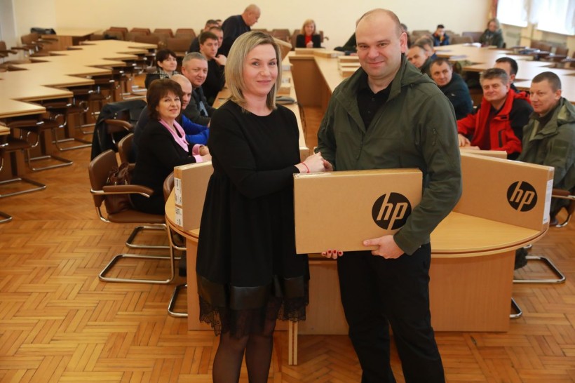 Цифрові пристрої для освітян: понад 5 тис. ноутбуків доставлено до Запорізької області