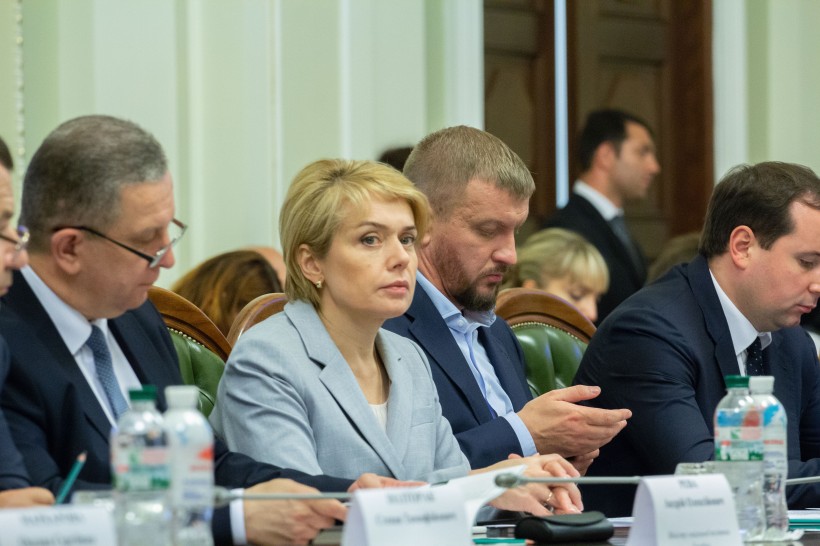 Порівняно з 2017-м цього року інвестиції в шкільну інфраструктуру та цільові субвенції зросли майже в 3 рази, – Лілія Гриневич під час звіту Уряду за 2017 рік